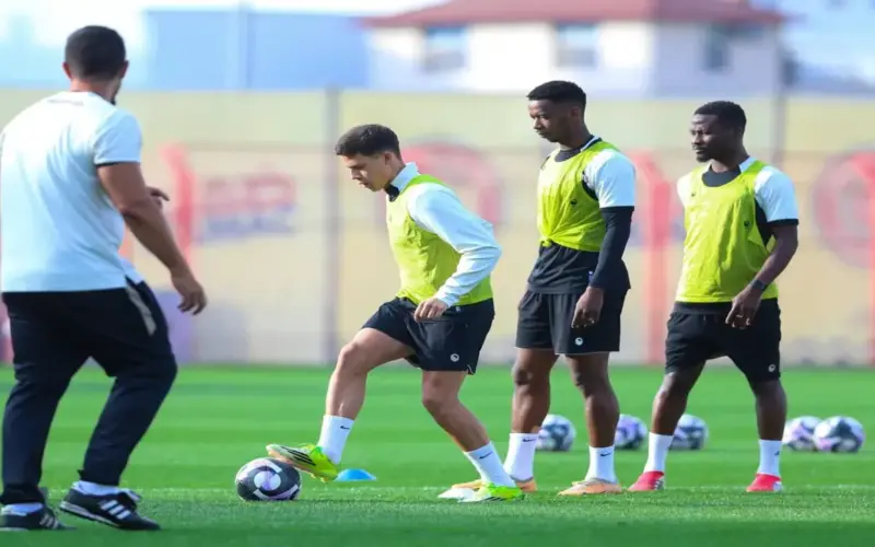 الدوري السعودي: ضمك والرياض في «مهمة بقاء»